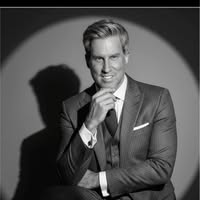 International Steinway Artist Danny Wright Releases New Album: Piano Moments-the 70's